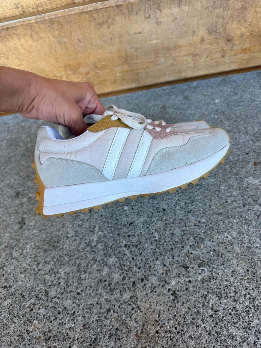 Berness | size 6 Women’s Neutral Tone Running Sneakers - Cream & Dusty Pink